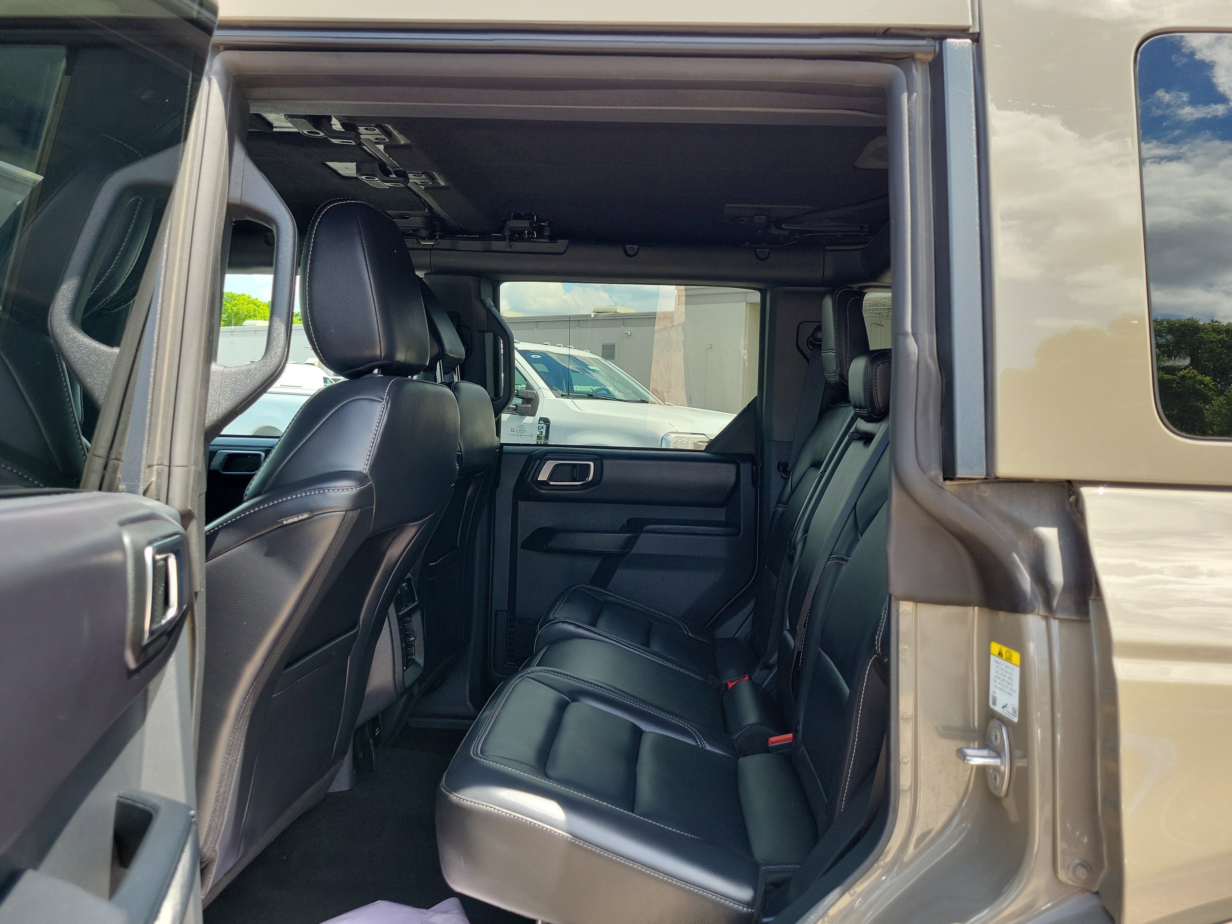Certified 2025 Ford Bronco Outer Banks AWD/4WD image 12