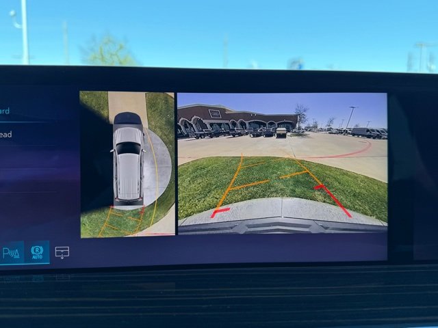 Used 2026 Cadillac Escalade Luxury w/ LPO, Floor Liner Package image 19