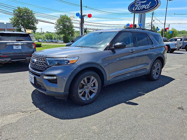 Certified 2023 Ford Explorer XLT w/ Equipment Group 202A AWD/4WD image 14
