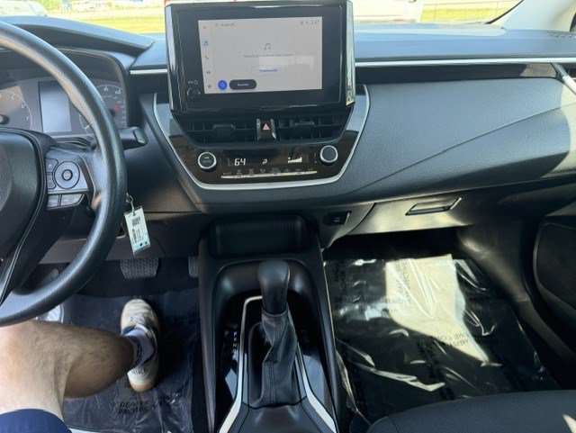 Used 2025 Toyota Corolla LE FWD image 19
