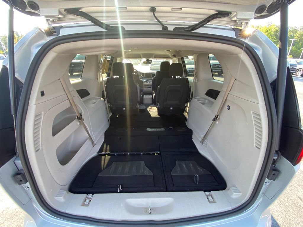 Used 2023 Chrysler Voyager LX FWD image 25