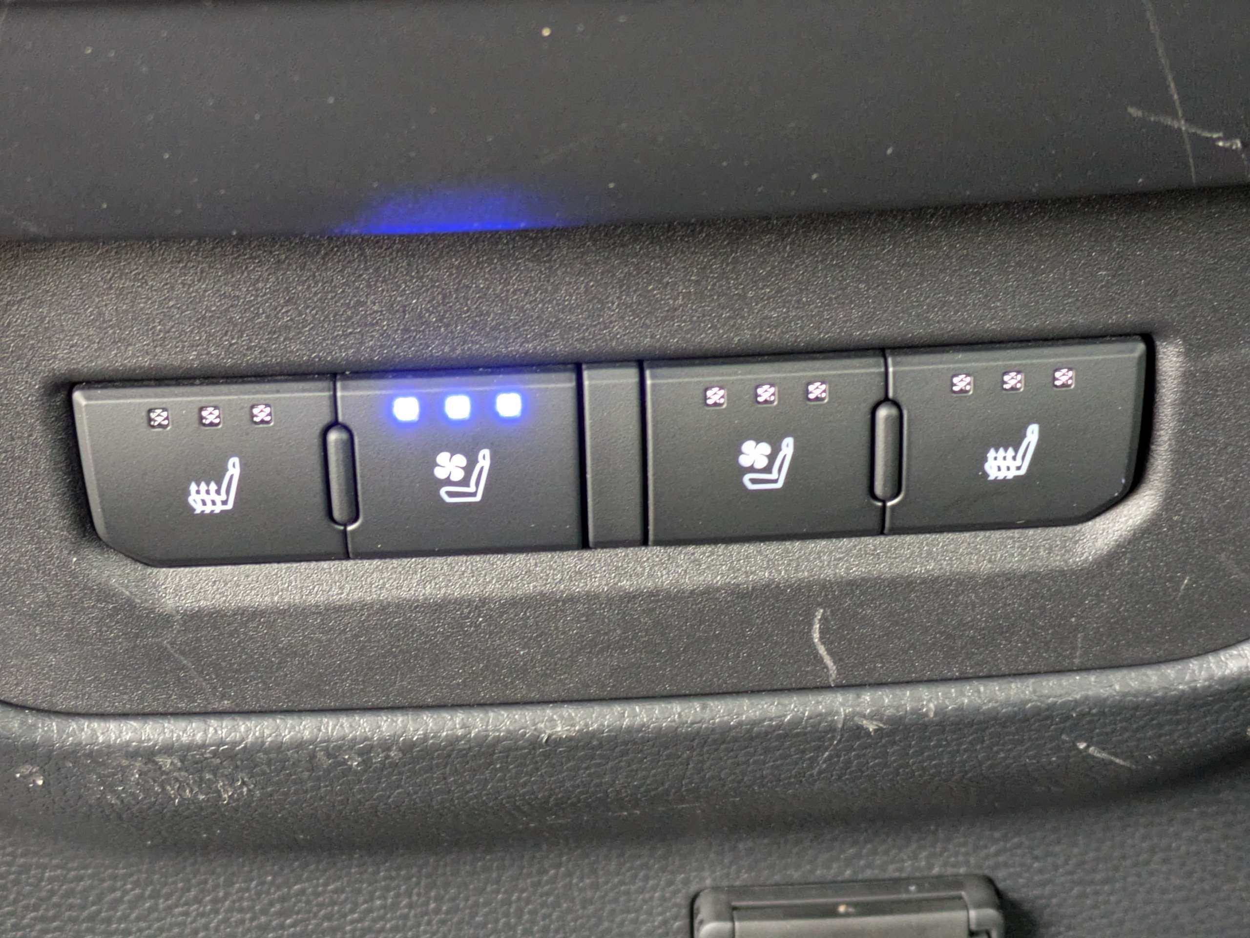 Used 2024 Toyota Tundra Platinum AWD/4WD image 20