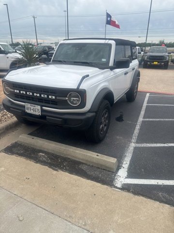 Certified 2025 Ford Bronco 4-Door AWD/4WD image 2