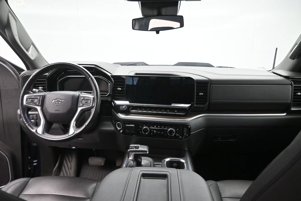 Used 2022 Chevrolet Silverado 1500 LT Trail Boss w/ LT Trail Boss Premium Package AWD/4WD image 14