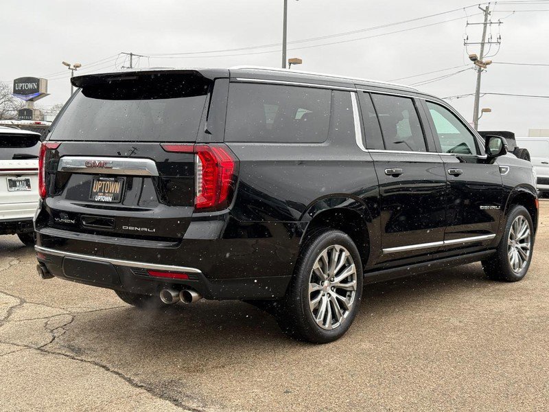 Used 2021 GMC Yukon XL Denali w/ Denali Premium Package image 3