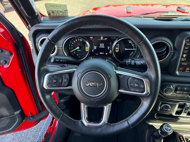 Used 2022 Jeep Wrangler Unlimited Sahara w/ Cold Weather Group AWD/4WD image 25