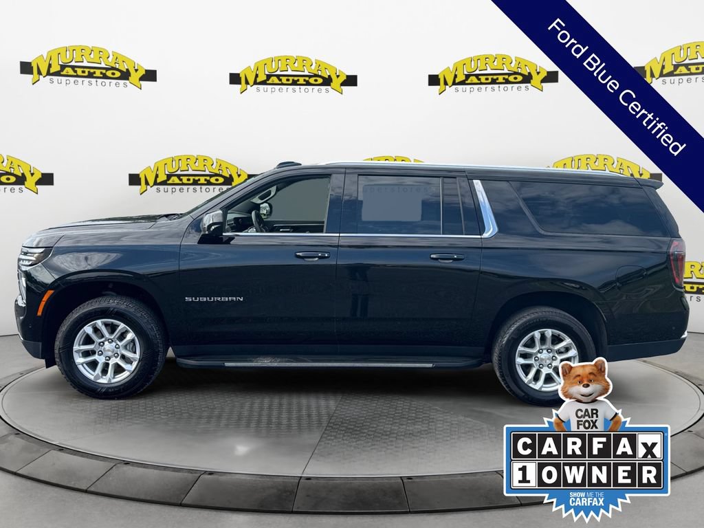 Used 2025 Chevrolet Suburban LT RWD image 3