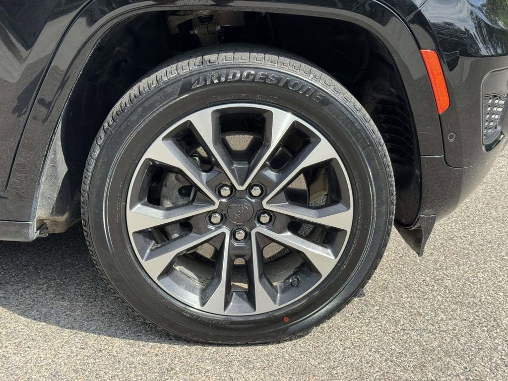 Used 2022 Jeep Grand Cherokee Overland AWD/4WD image 26