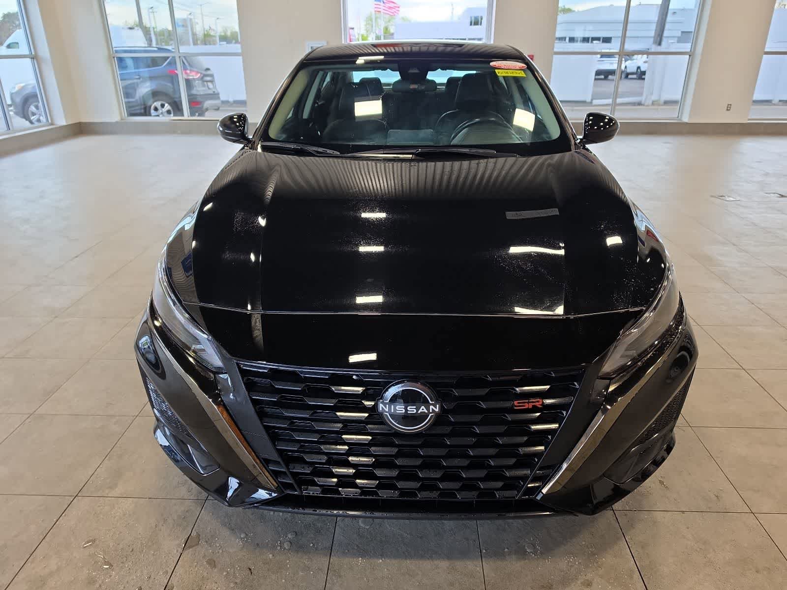Used 2024 Nissan Altima 2.5 SR FWD image 3