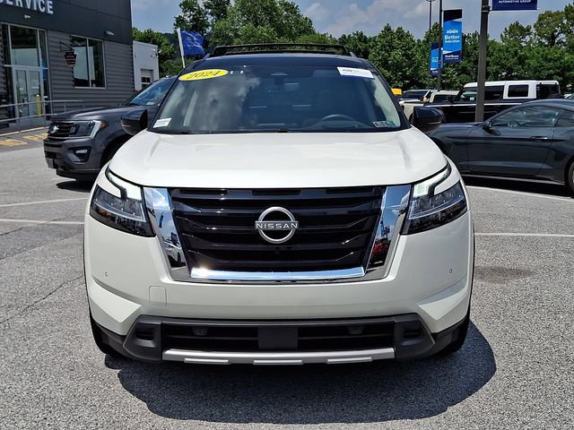 Used 2024 Nissan Pathfinder Platinum w/ Cargo Package AWD/4WD image 3