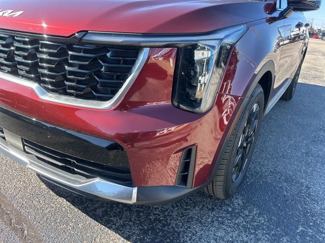 Used 2025 Kia Sorento S image 9