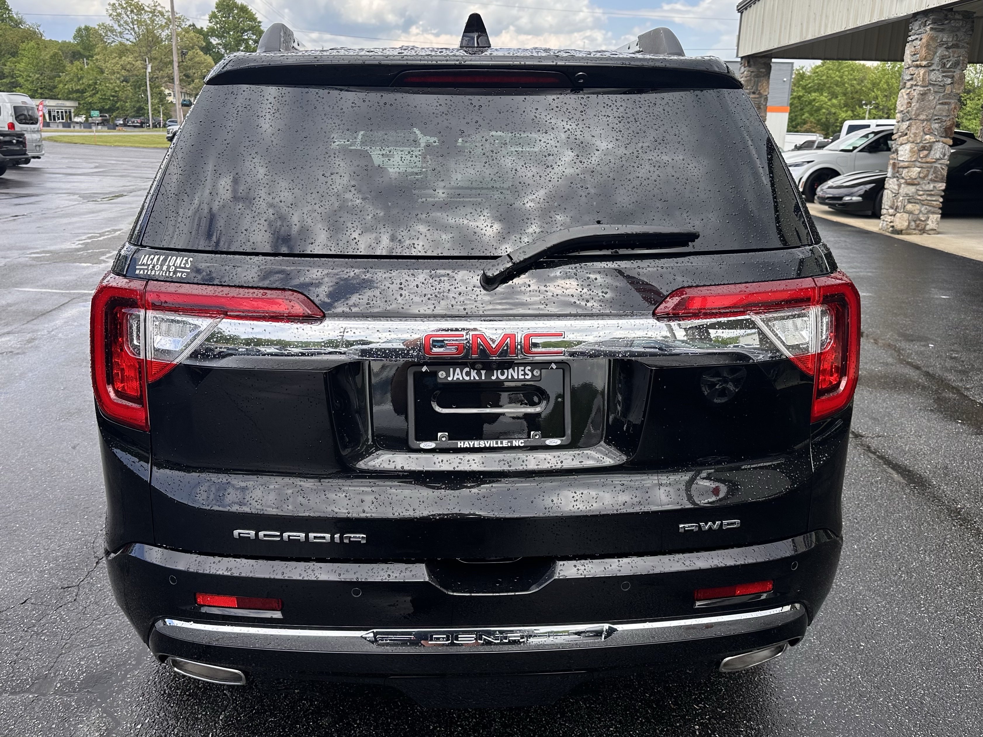 Used 2023 GMC Acadia Denali w/ Black Diamond Edition AWD/4WD image 7
