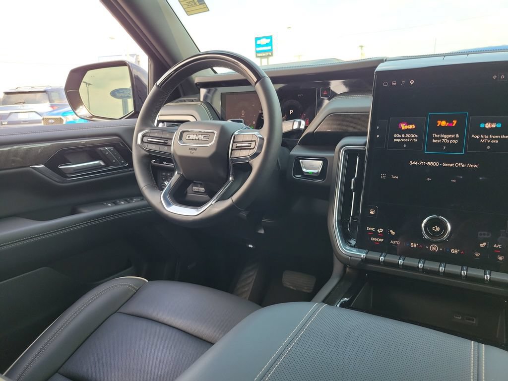 Used 2025 GMC Yukon XL Elevation w/ LPO, Yukon Black Package AWD/4WD image 13