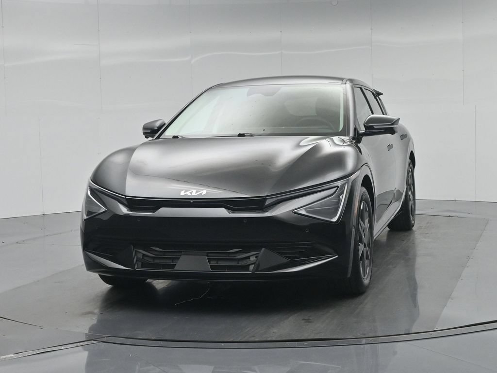 Used 2025 Kia EV6 Wind RWD image 57
