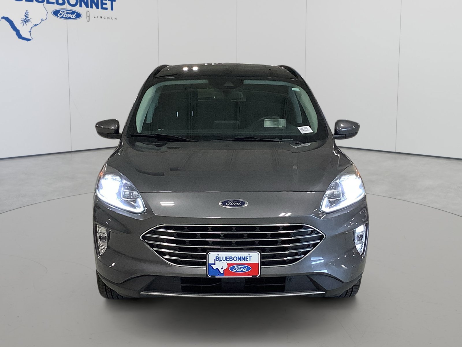 Certified 2022 Ford Escape Titanium w/ Titanium Elite Package AWD/4WD image 2
