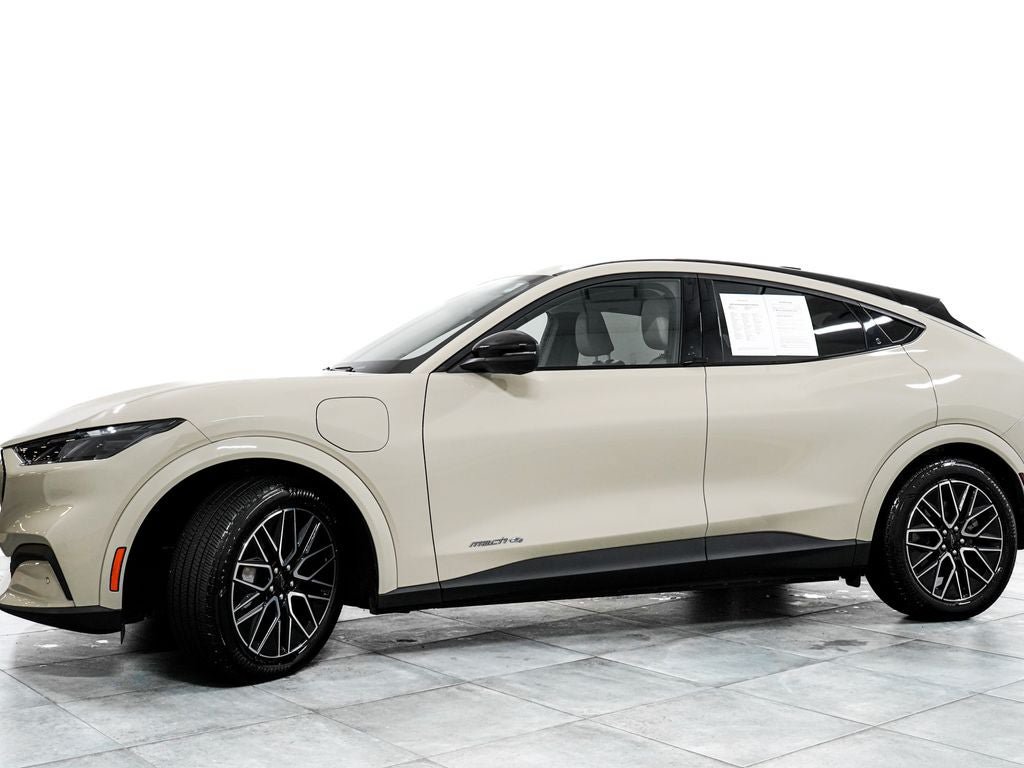 Certified 2025 Ford Mustang Mach-E Premium AWD/4WD image 4