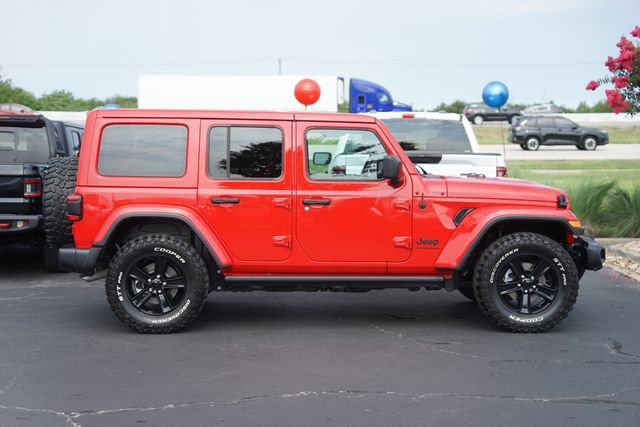 Used 2023 Jeep Wrangler Unlimited Sahara AWD/4WD image 5