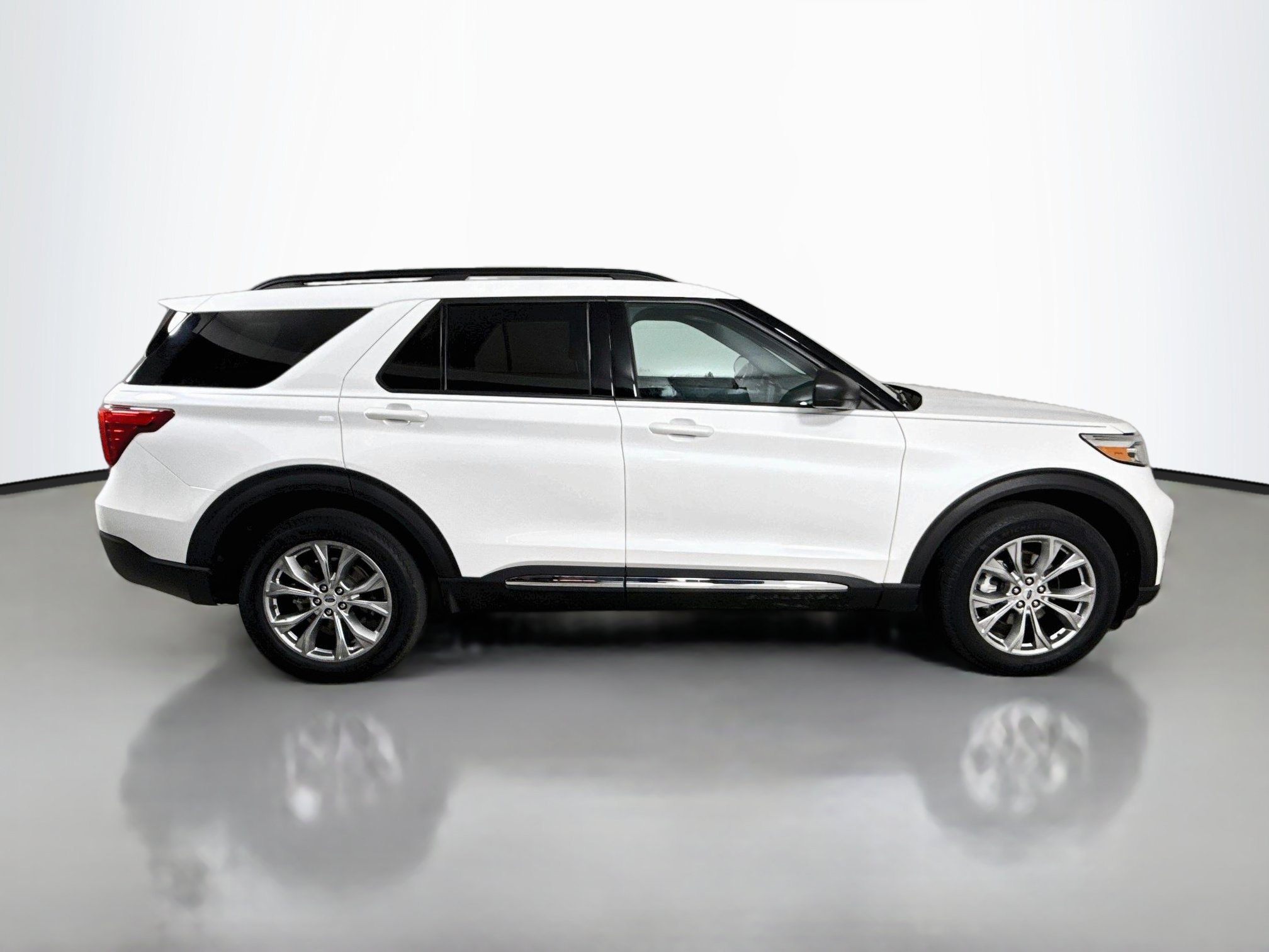 Certified 2023 Ford Explorer XLT w/ Equipment Group 202A AWD/4WD image 12