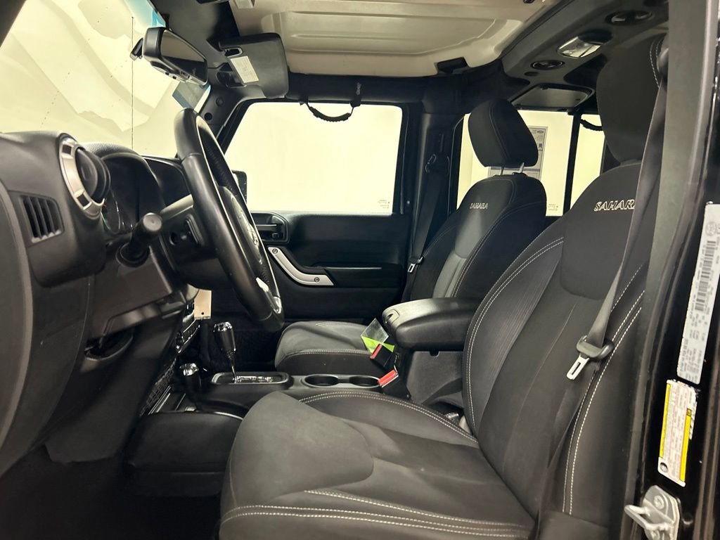 Used 2017 Jeep Wrangler Unlimited Sahara w/ Connectivity Group AWD/4WD image 11