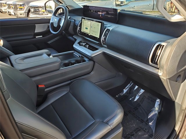 Certified 2025 Ford Expedition Active image 18