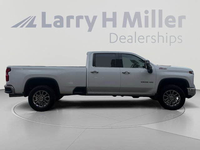 Used 2022 Chevrolet Silverado 2500 LTZ w/ LTZ Plus Package AWD/4WD image 6