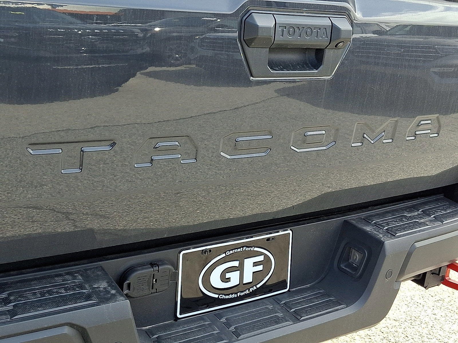 Used 2025 Toyota Tacoma SR w/ SR Upgrade Package image 32