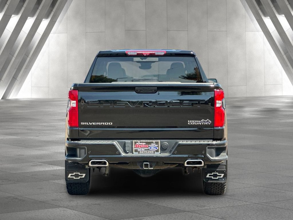 Used 2024 Chevrolet Silverado 1500 High Country w/ Technology Package AWD/4WD image 4