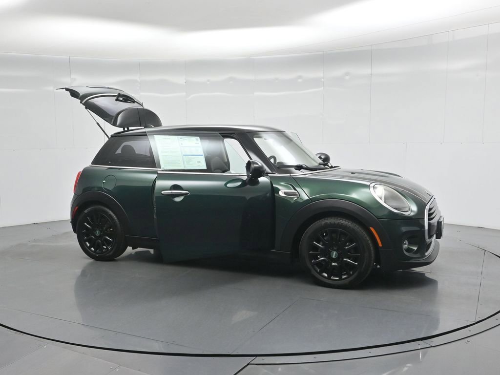 Used 2019 MINI Cooper 2-Door Hardtop image 32