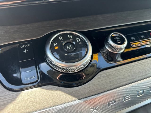 Certified 2025 Ford Expedition Platinum AWD/4WD image 31