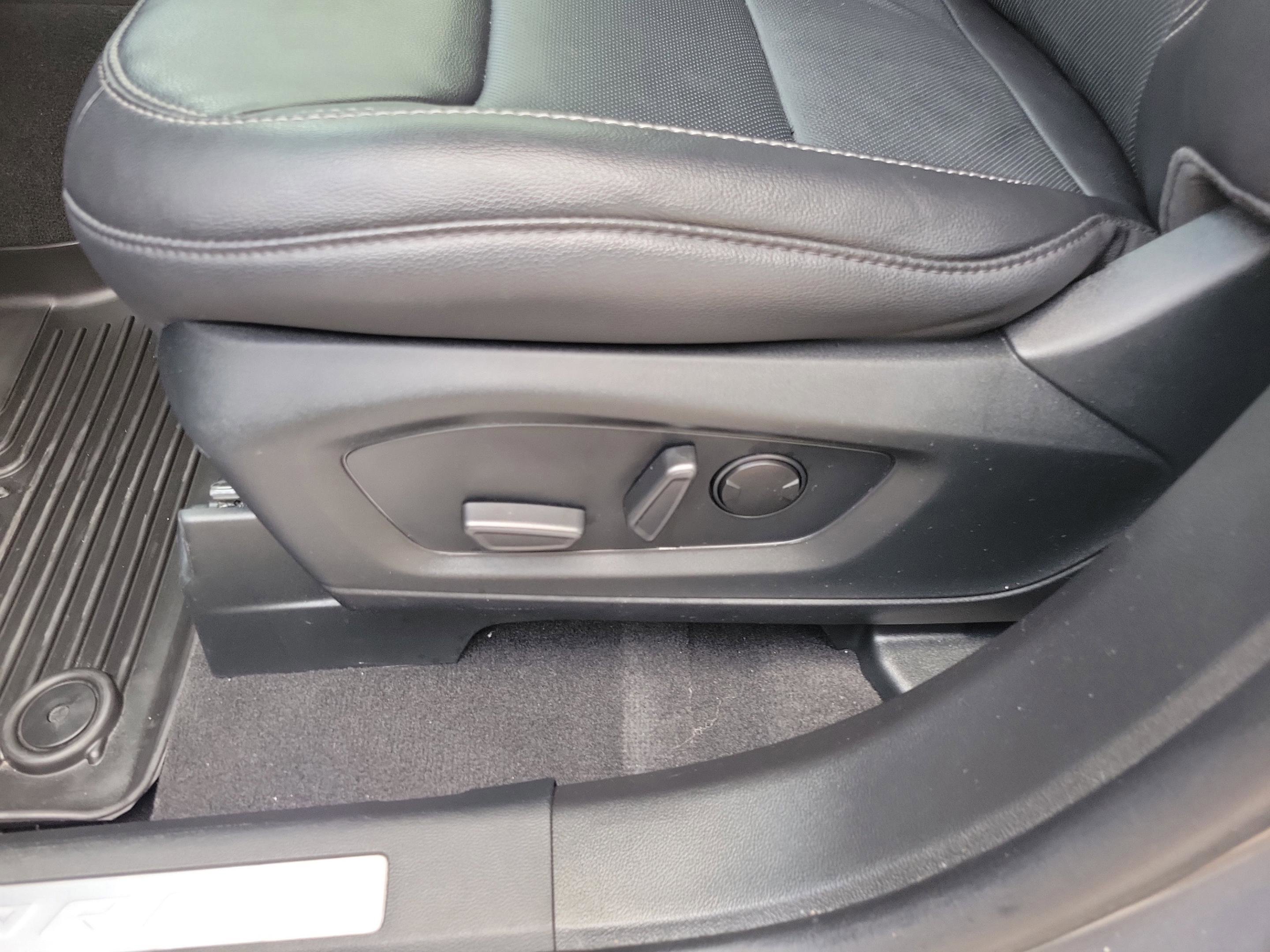 Certified 2023 Ford Explorer Limited w/ Limited Technology Package RWD image 18