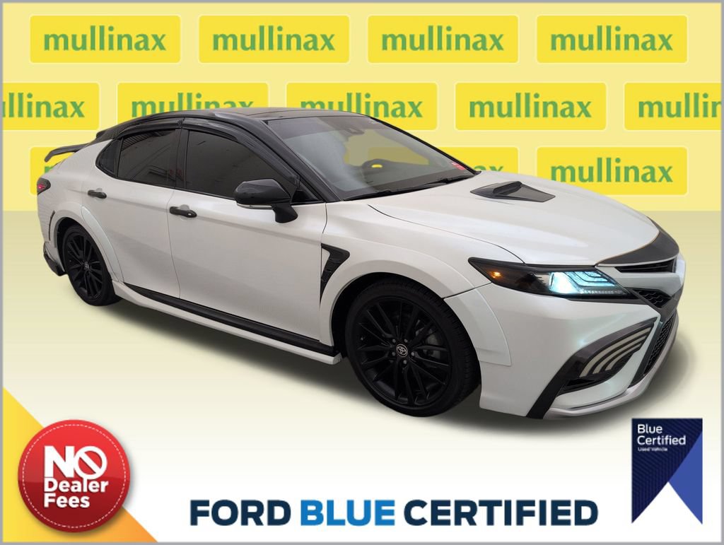 Used 2022 Toyota Camry XSE w/ Navigation Package FWD image 1