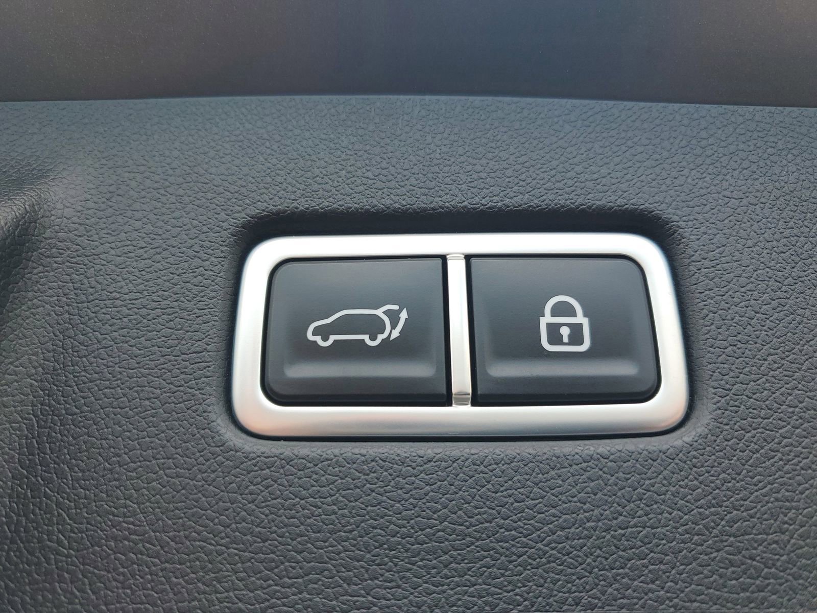 Used 2023 Kia Sorento SX image 8