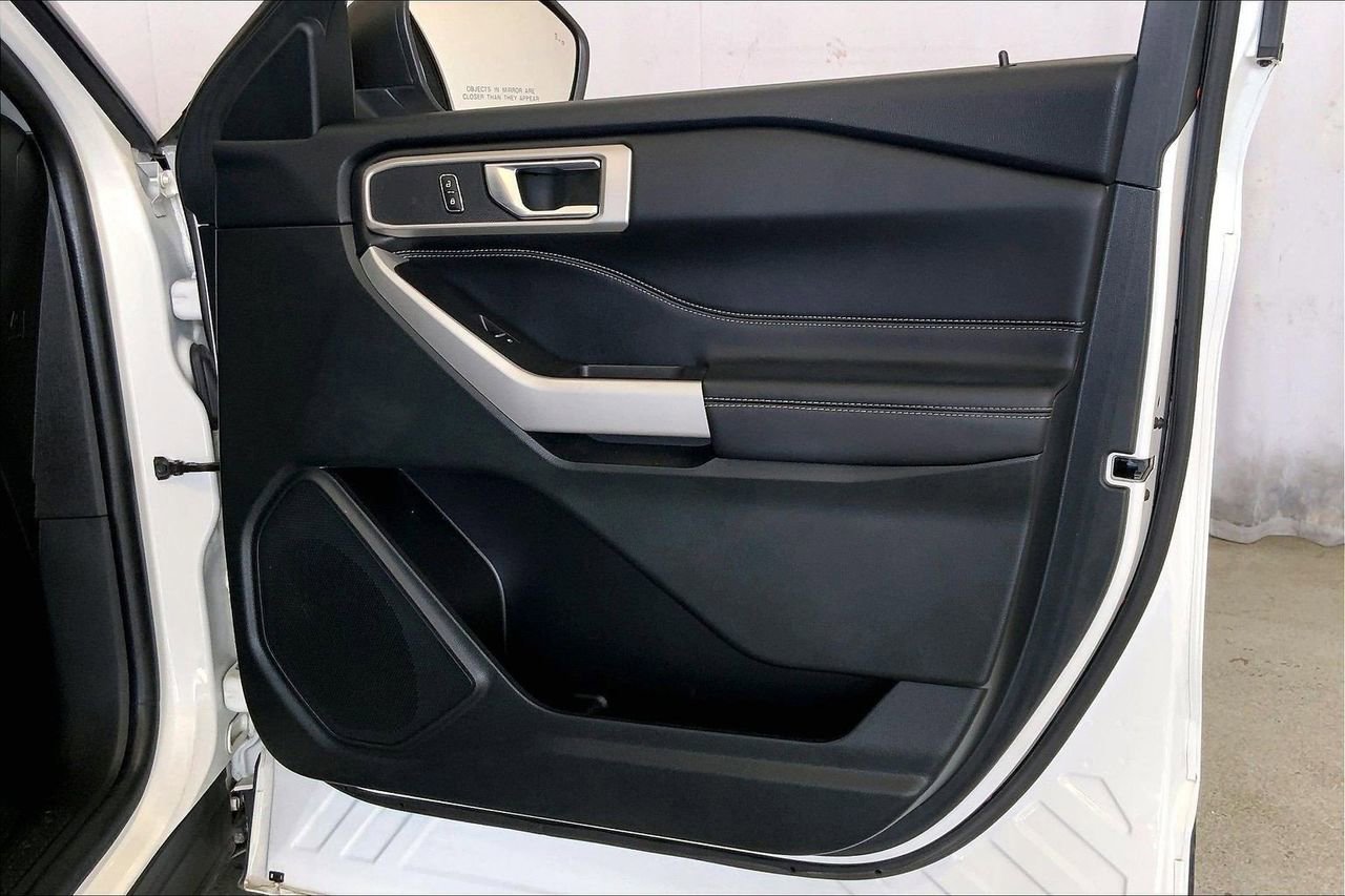 Certified 2024 Ford Explorer XLT w/ Equipment Group 202A image 27