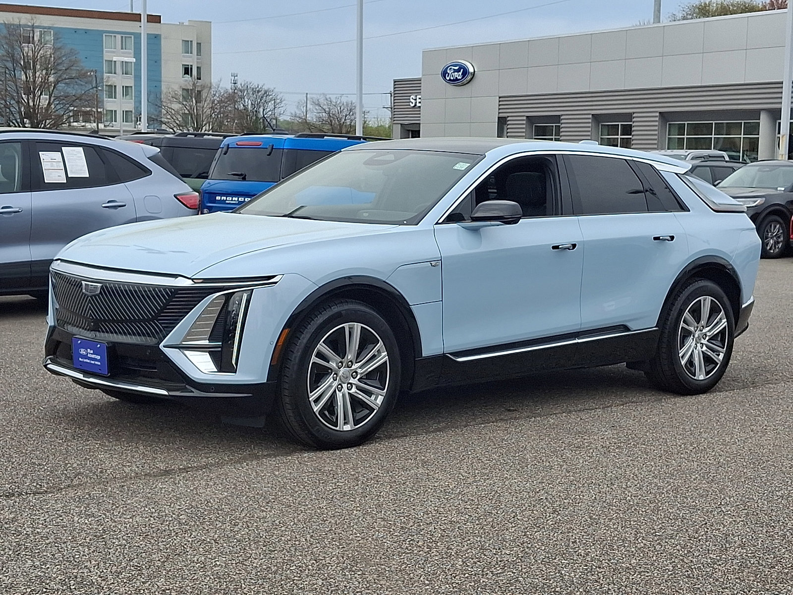 Used 2024 Cadillac Lyriq Tech w/ Driver Assist Package image 2