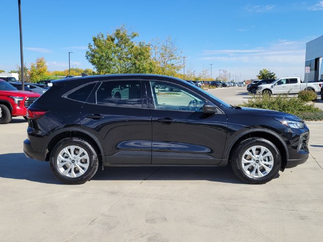 Certified 2025 Ford Escape Active AWD/4WD image 2