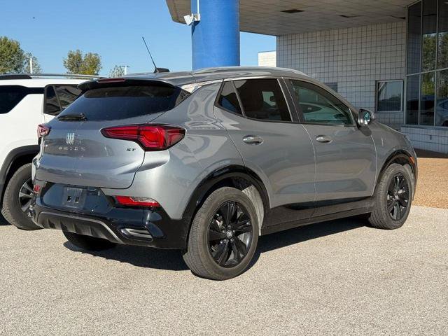Used 2024 Buick Encore GX Sport Touring FWD image 4