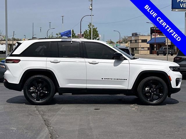 Used 2023 Jeep Grand Cherokee Limited w/ Black Appearance Package AWD/4WD image 2