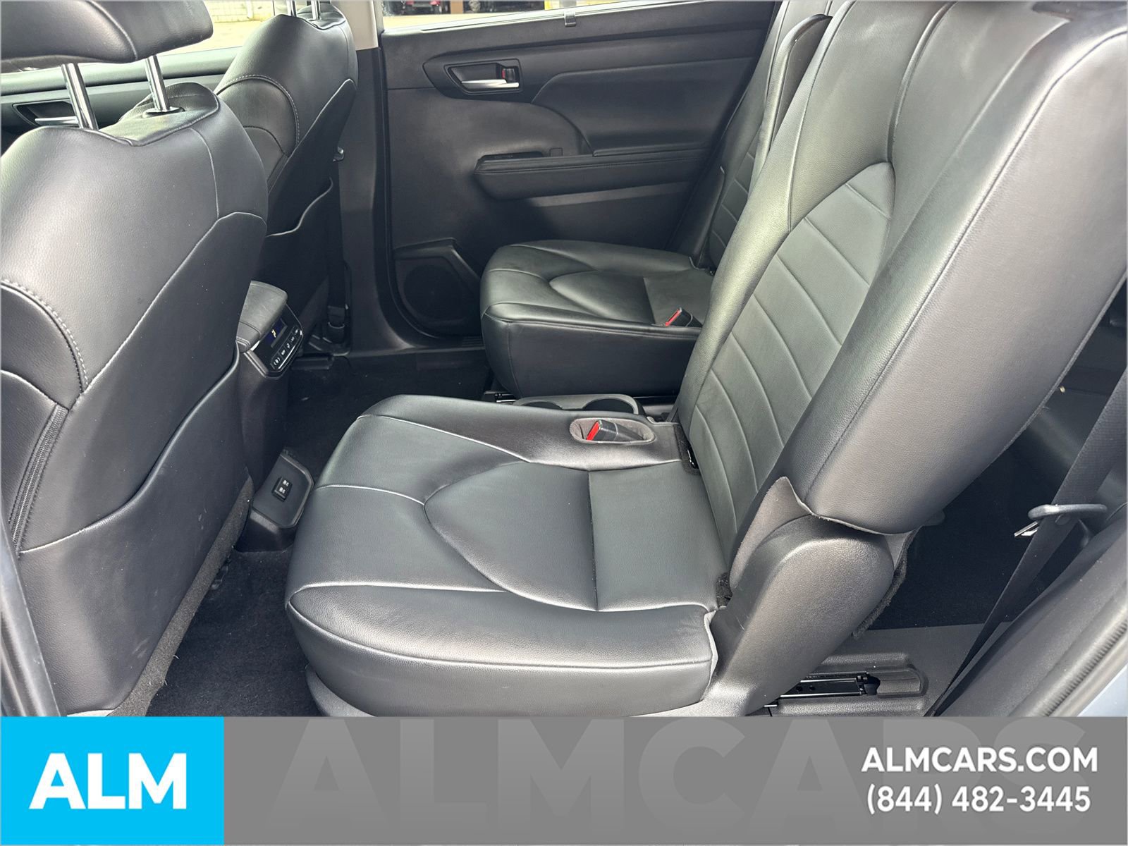 Used 2021 Toyota Highlander XLE image 24