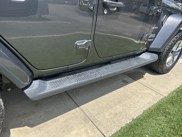 Used 2021 Jeep Wrangler Unlimited Sahara AWD/4WD image 6