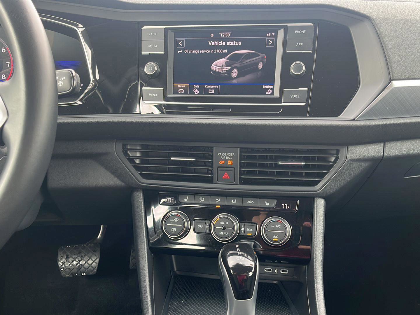 Used 2024 Volkswagen Jetta SE image 19