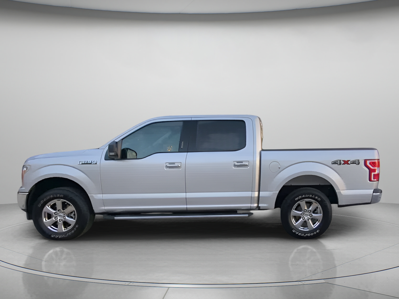 Certified 2019 Ford F150 XLT w/ Equipment Group 302A Luxury AWD/4WD image 17