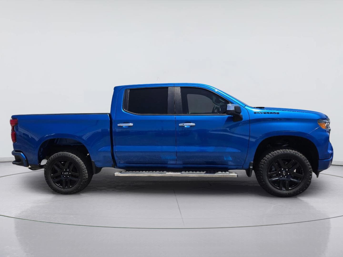 Used 2023 Chevrolet Silverado 1500 Custom w/ LPO, Dark Essentials Package RWD image 5