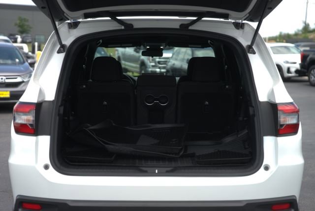 Used 2025 Honda Pilot Sport image 31