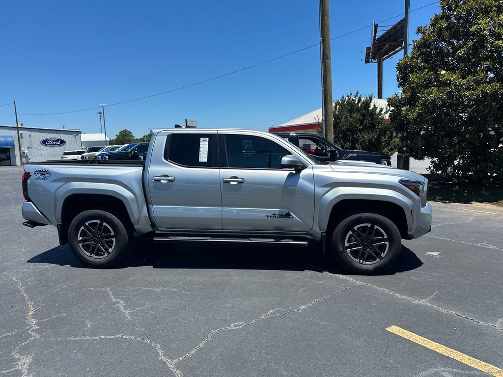 Used 2025 Toyota Tacoma TRD Sport AWD/4WD image 8