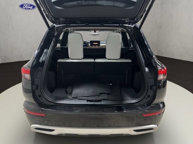 Used 2023 Mitsubishi Outlander SEL AWD/4WD image 23