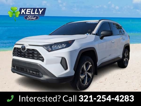 Used 2021 Toyota RAV4 LE image 1