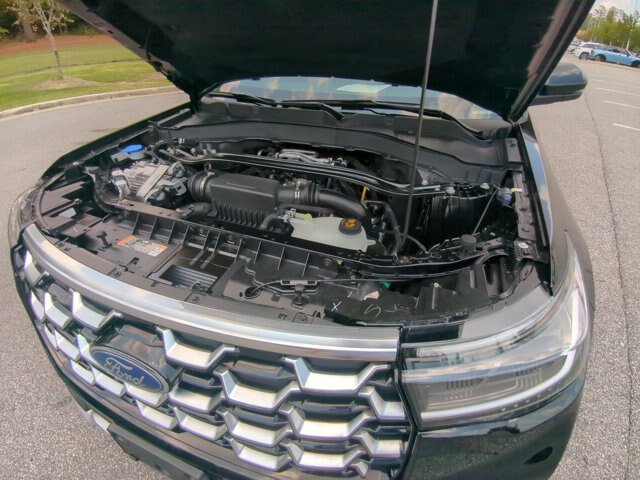 Certified 2025 Ford Explorer Platinum w/ Ultimate Package AWD/4WD image 30