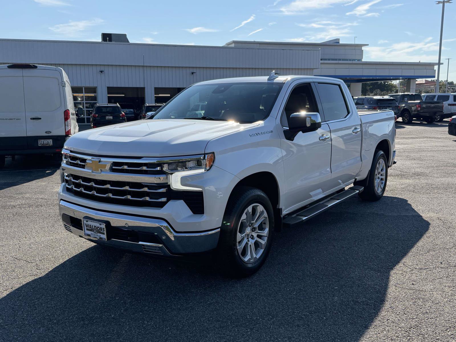 Used 2023 Chevrolet Silverado 1500 LTZ w/ LTZ Premium Package AWD/4WD image 5