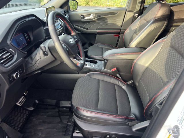 Certified 2023 Ford Escape ST-Line AWD/4WD image 18