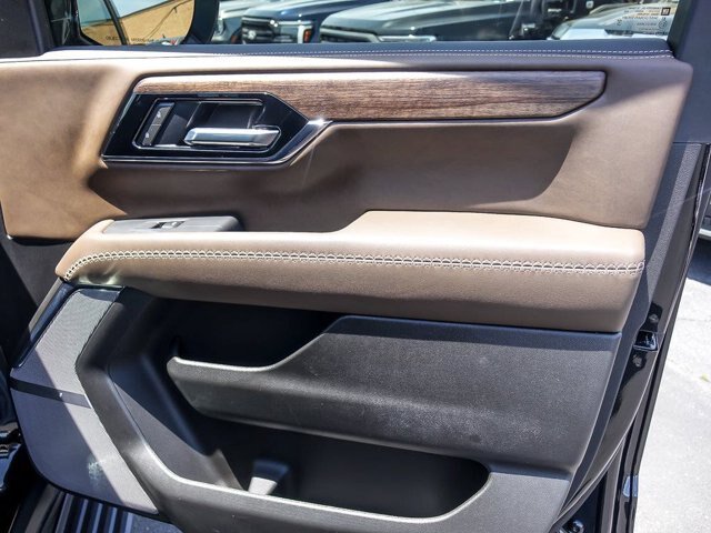 Used 2026 GMC Yukon Denali Ultimate AWD/4WD image 36